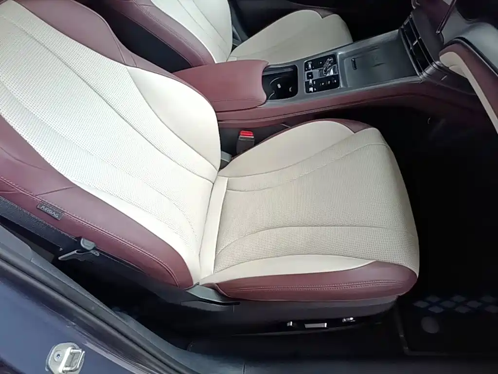 BYD Seal 07 DM-i — фото 25