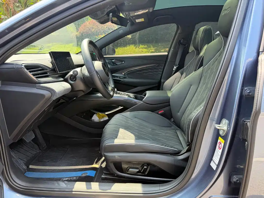 BYD Seal — фото 8