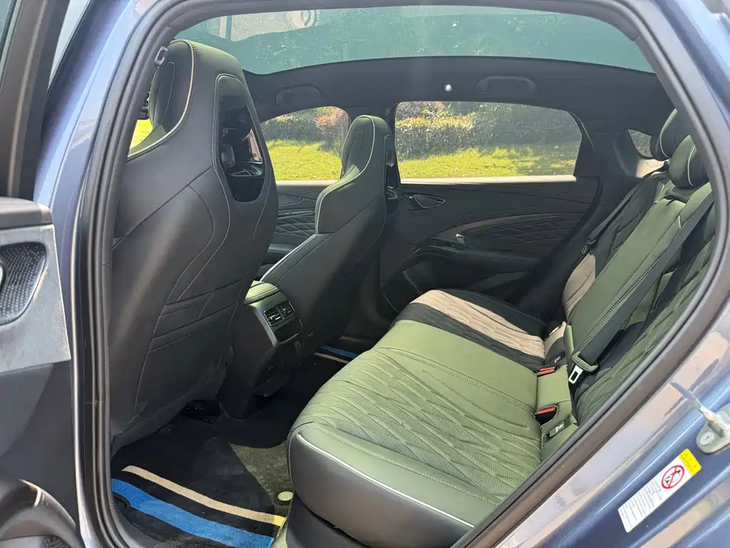 BYD Seal — фото 9