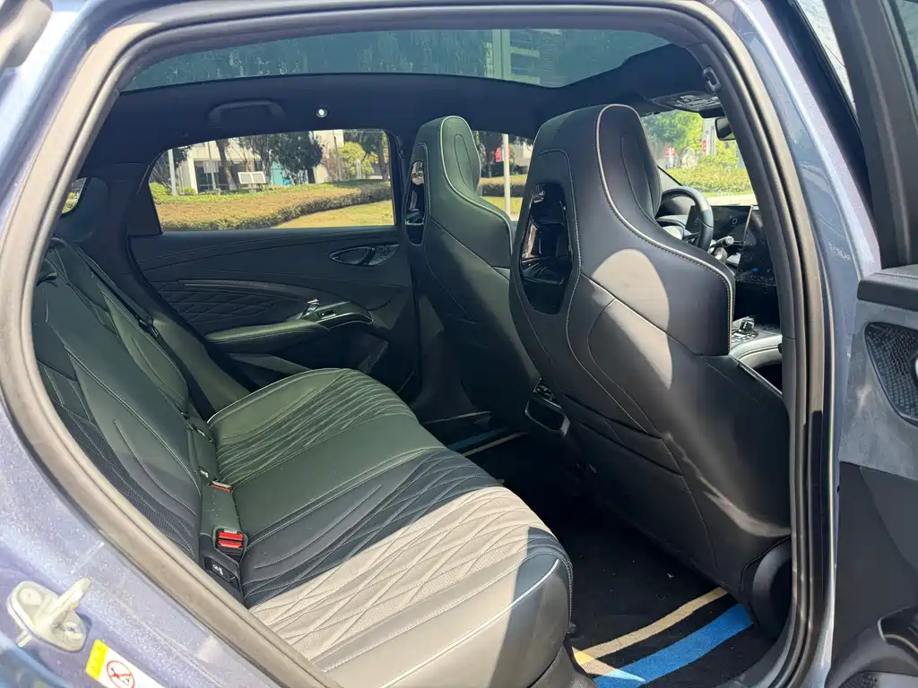 BYD Seal — фото 10