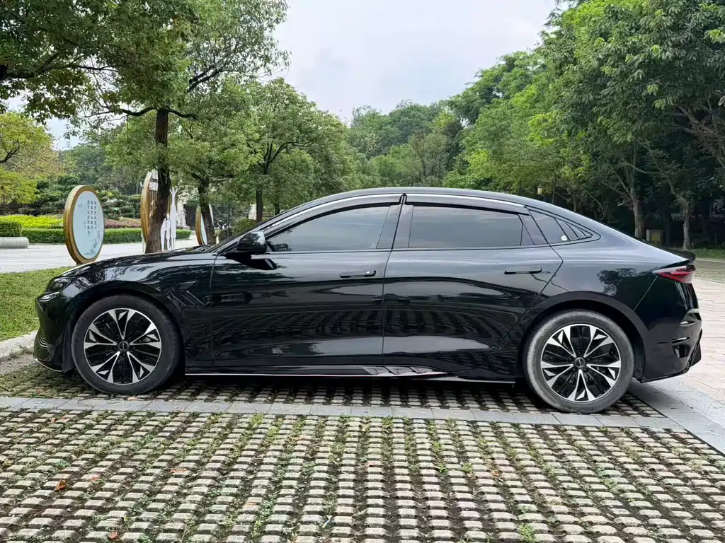 BYD Seal — фото 11