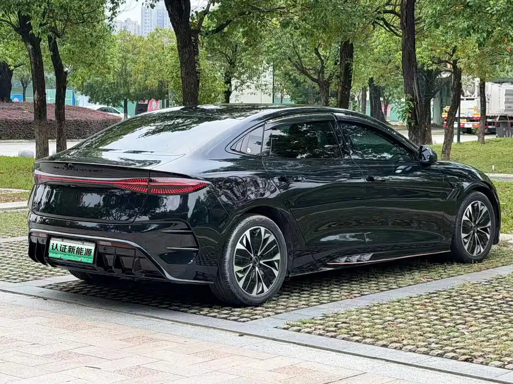 BYD Seal — фото 14