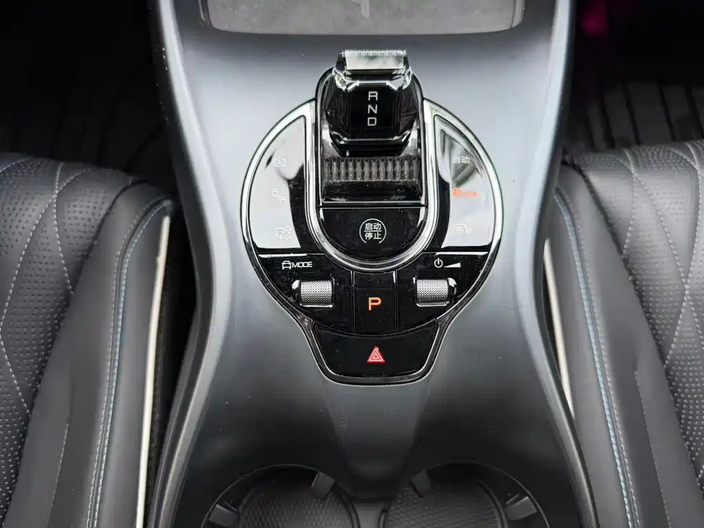 BYD Seal — фото 7