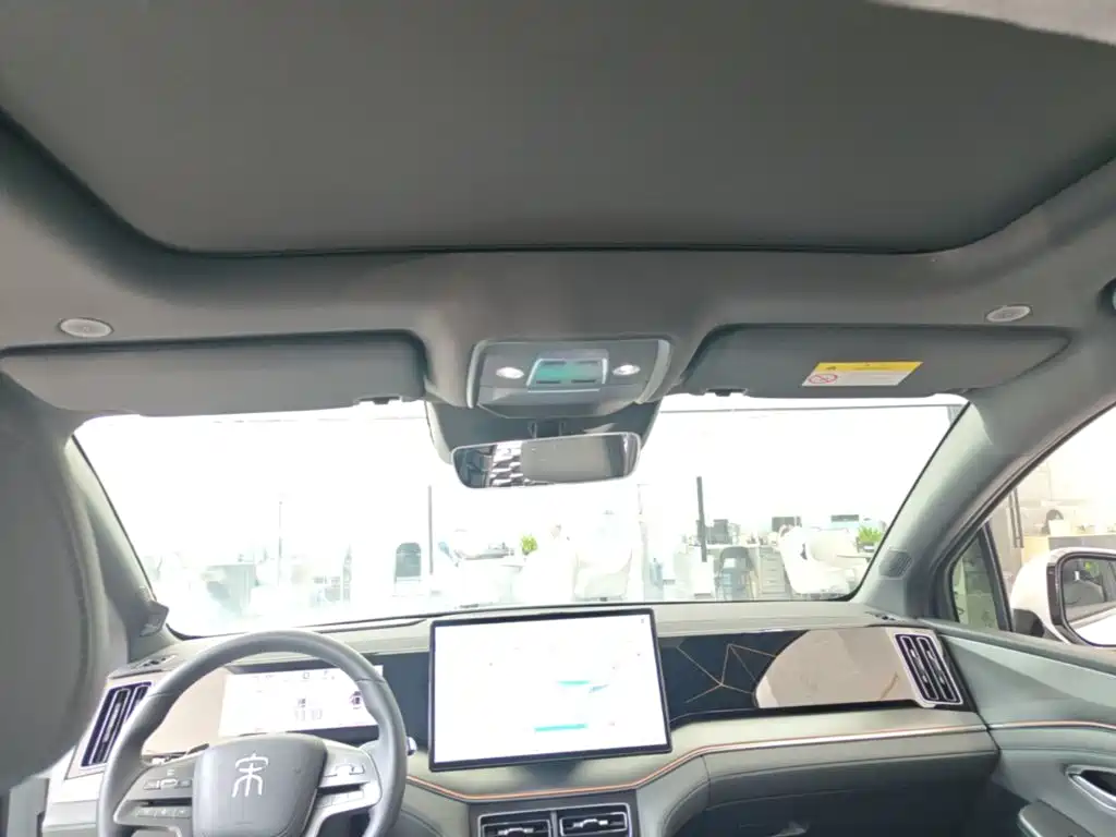 BYD L DM-i — фото 18