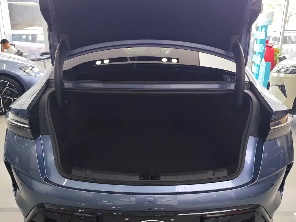 BYD Seal — фото 15