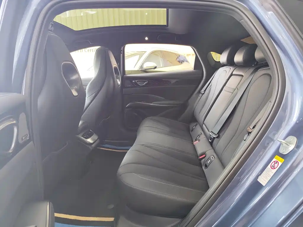 BYD Seal — фото 10