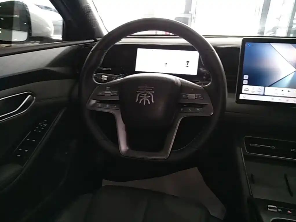 BYD Qin L — фото 11