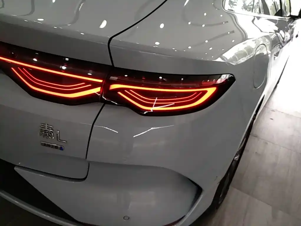 BYD Qin L — фото 8