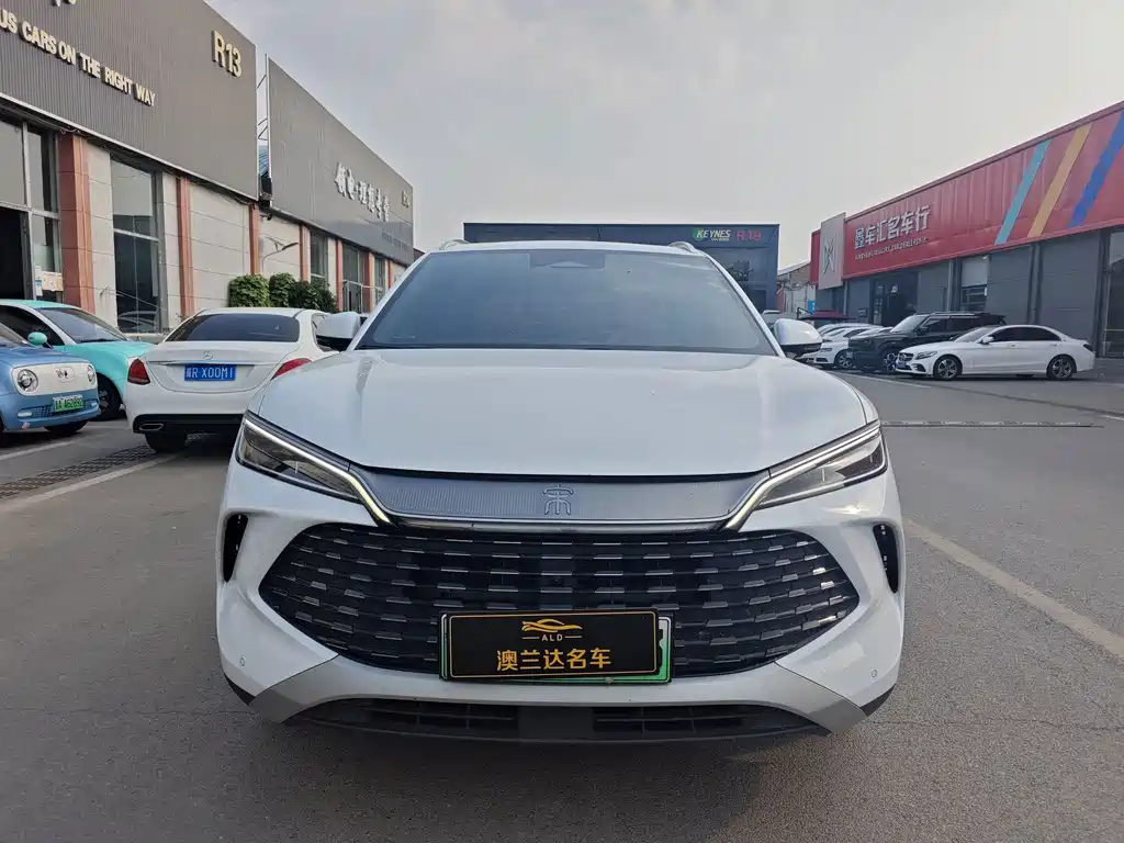 BYD L DM-i — фото 3