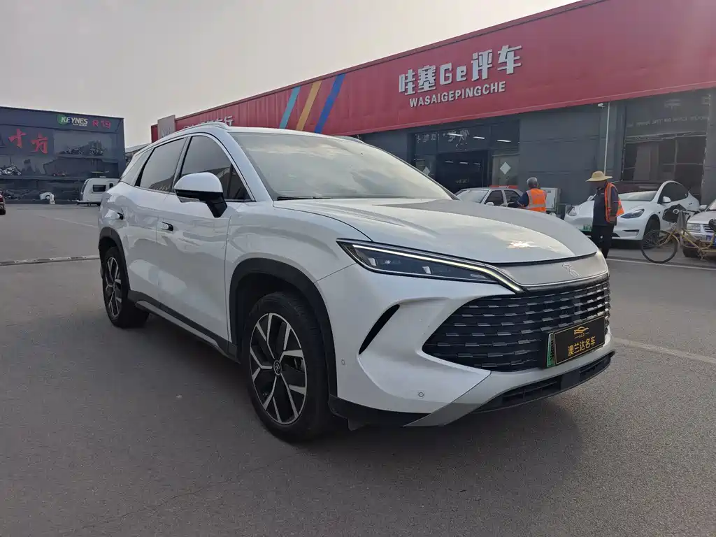 BYD L DM-i — фото 4