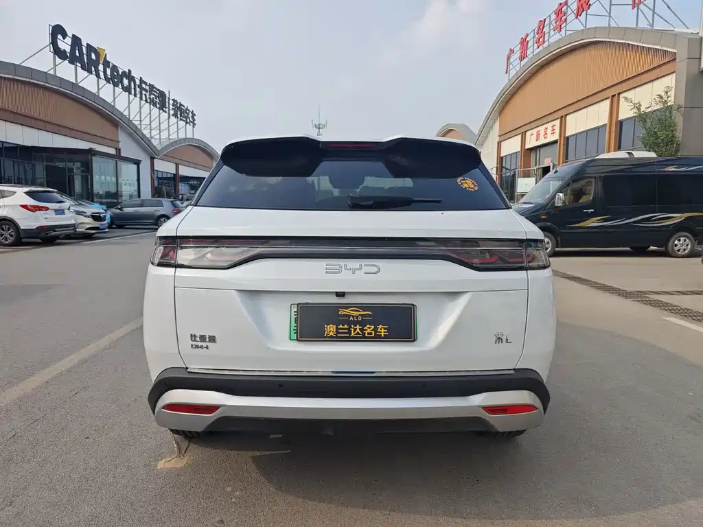 BYD L DM-i — фото 8
