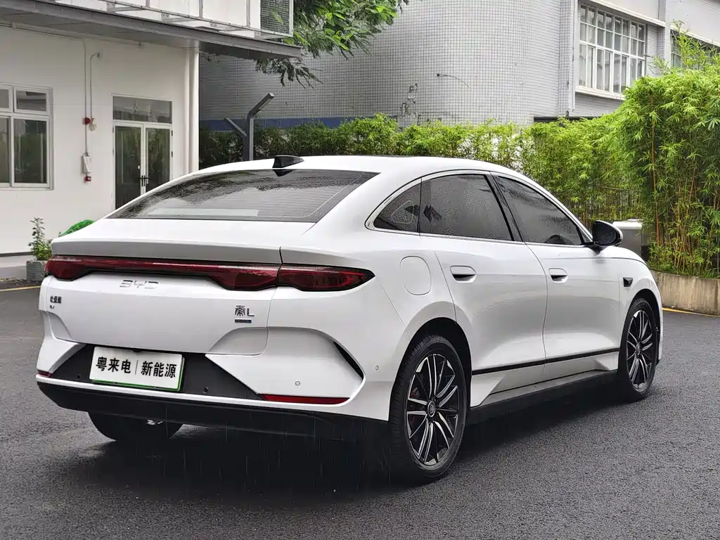 BYD Qin L — фото 6