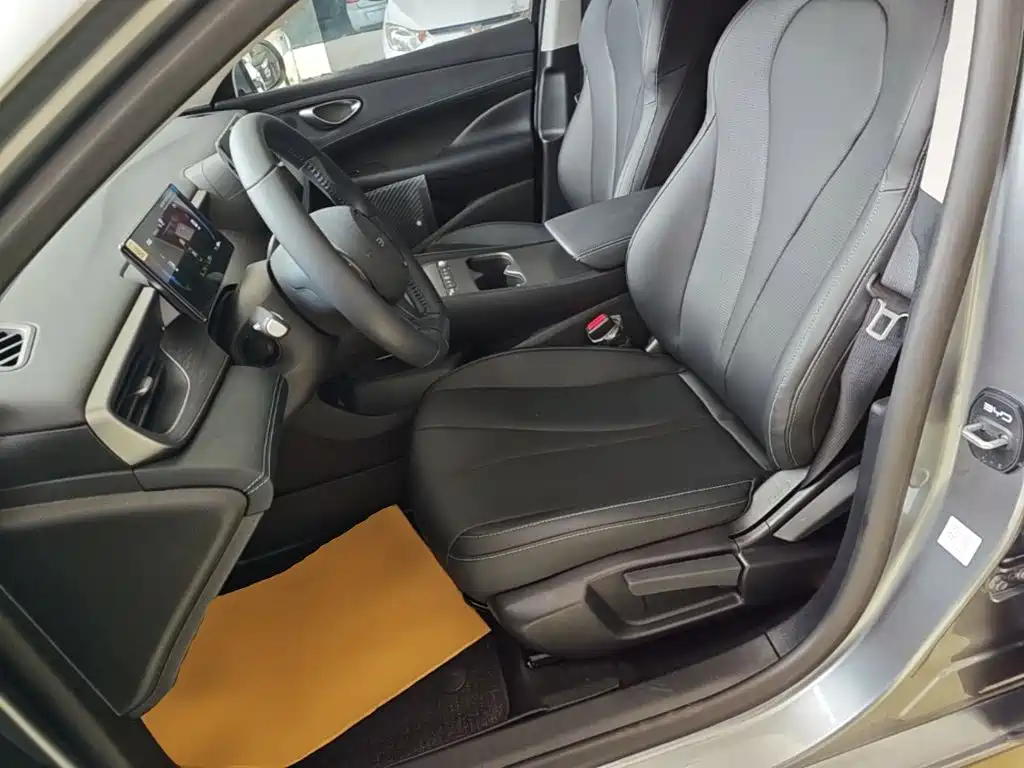 BYD Seal 05 DM-i — фото 15