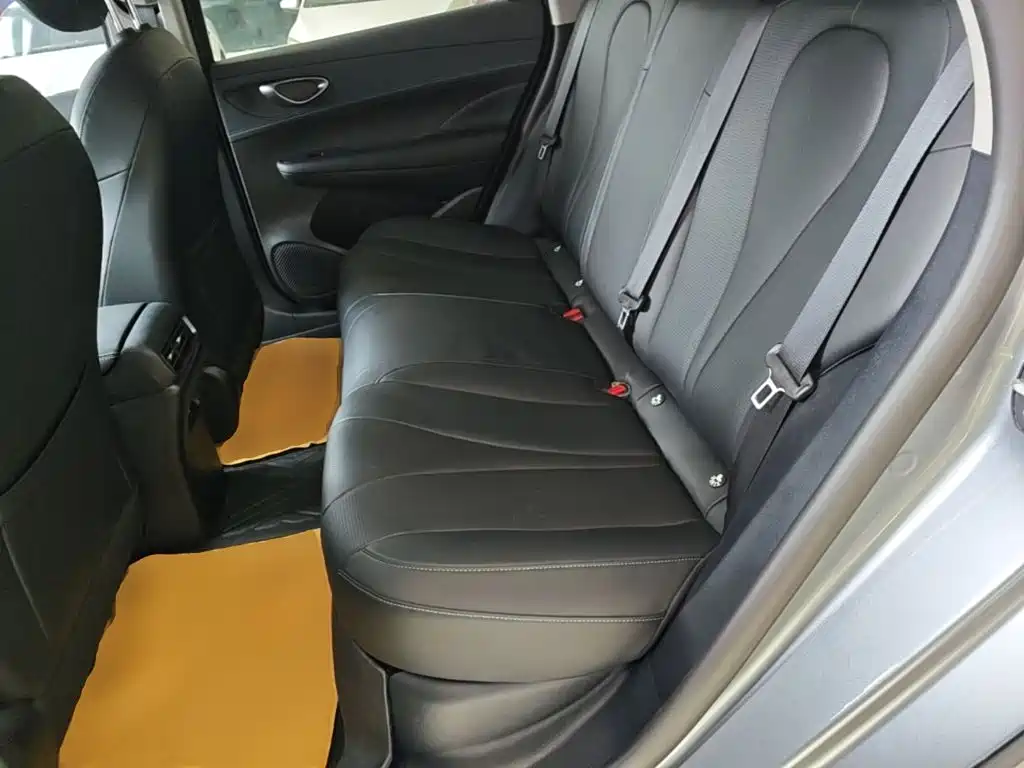 BYD Seal 05 DM-i — фото 17