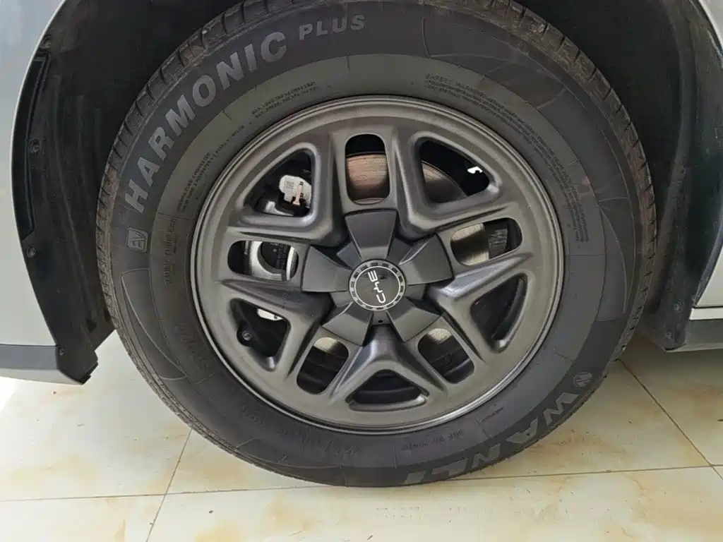 BYD Seal 05 DM-i — фото 23