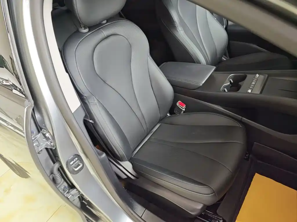 BYD Seal 05 DM-i — фото 25