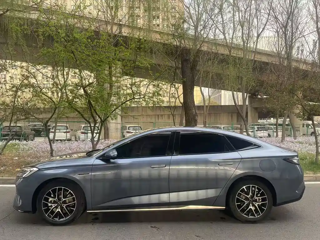 BYD Seal — фото 3