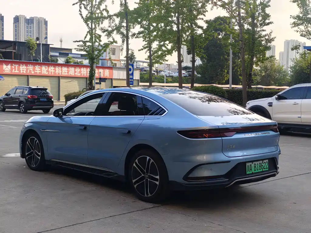 BYD Han — фото 16