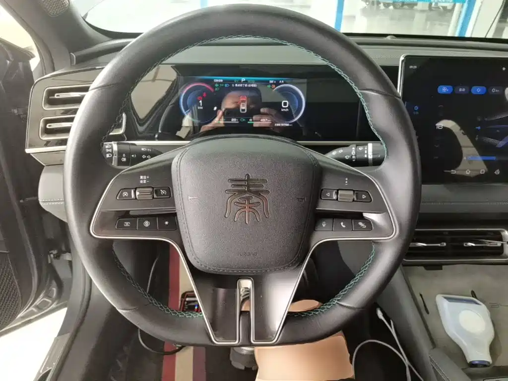 BYD Qin L — фото 11