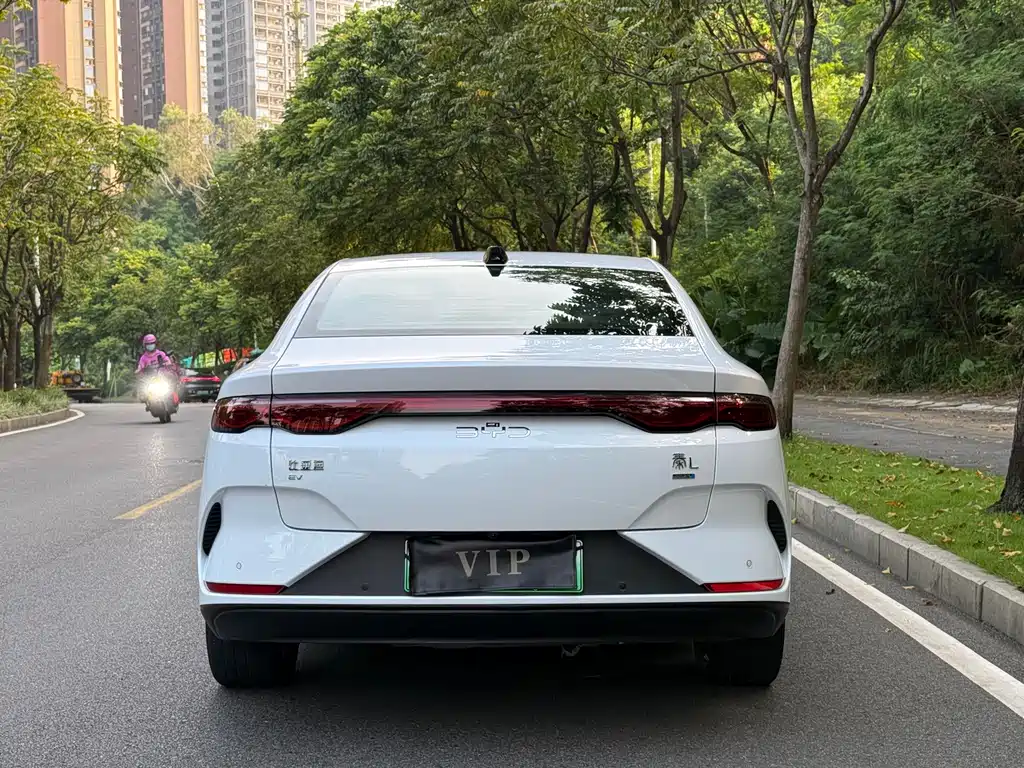 BYD Qin L — фото 11