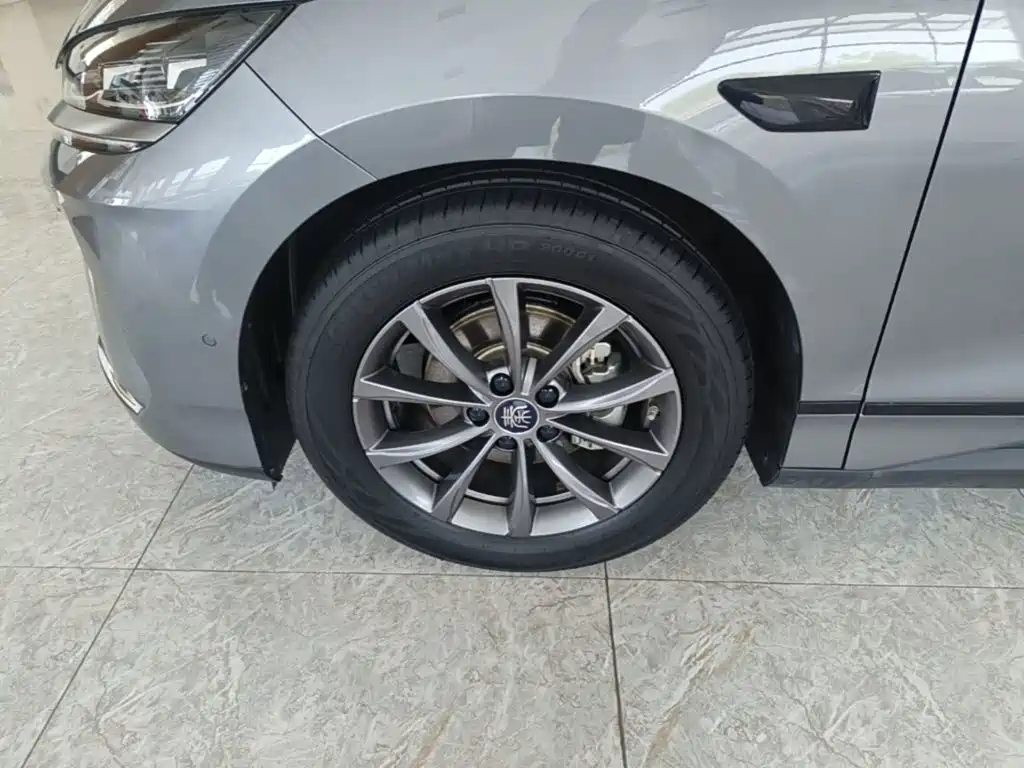 BYD Qin L — фото 23