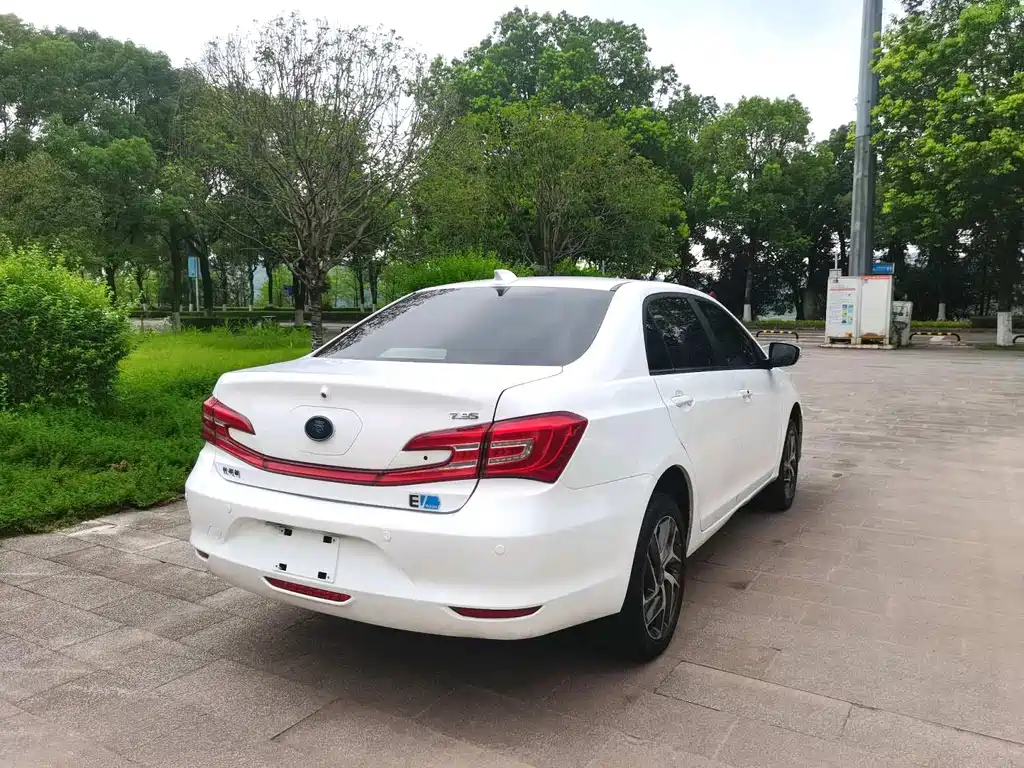 BYD Qin NEV — фото 8