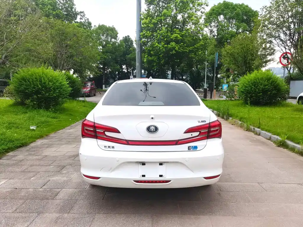 BYD Qin NEV — фото 9