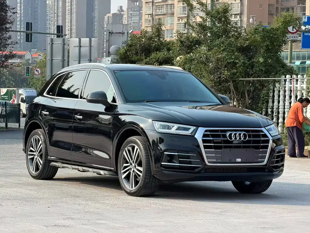 Audi Q5L — фото 3