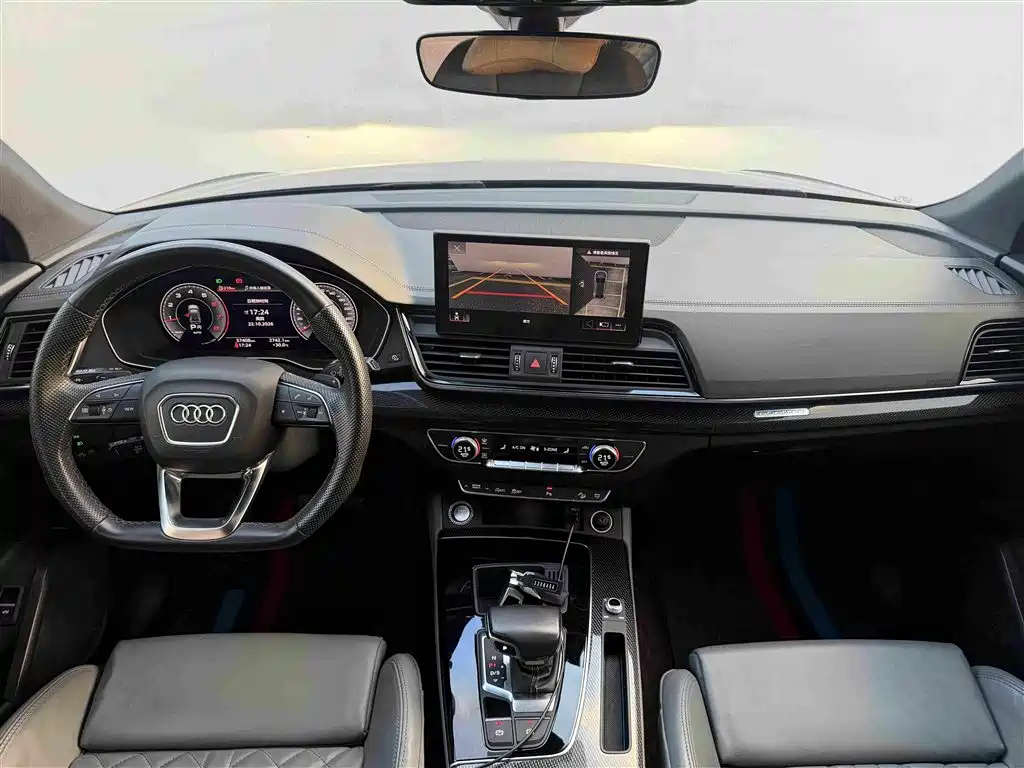 Audi Q5L Sportback — фото 6