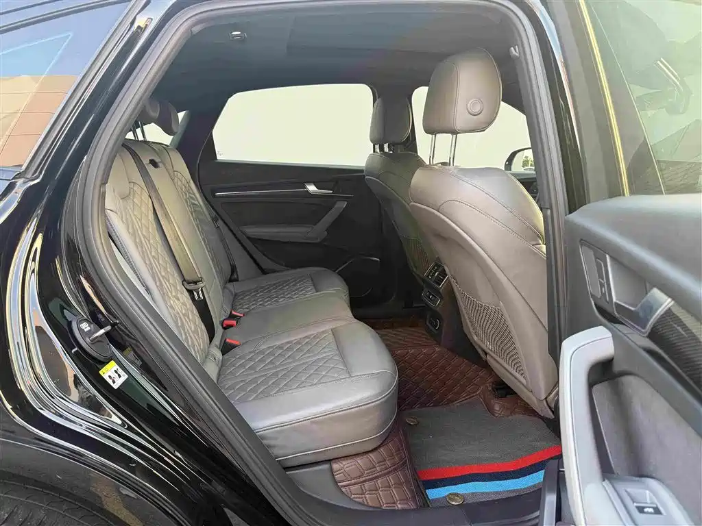Audi Q5L Sportback — фото 7
