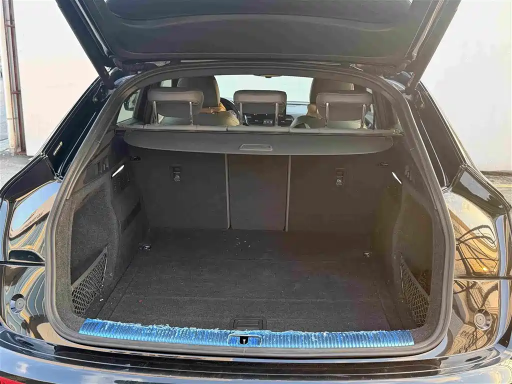 Audi Q5L Sportback — фото 10
