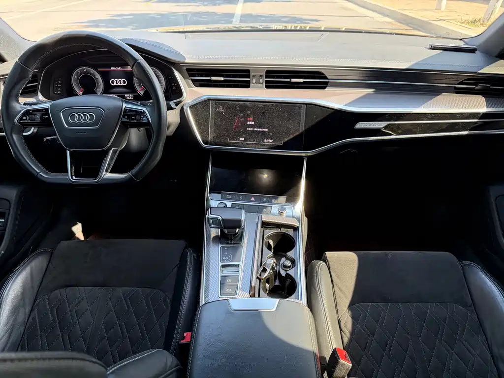 Audi A6L — фото 10