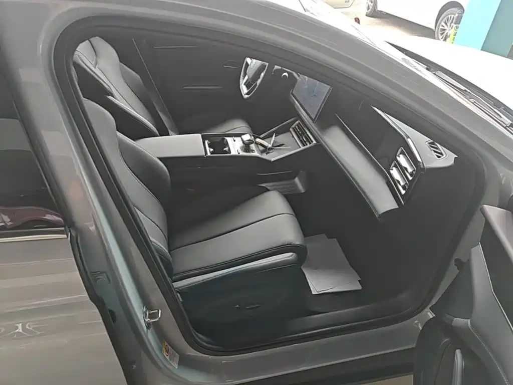 BYD Qin L — фото 25