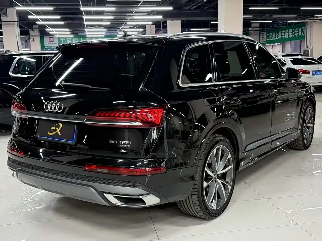 Audi Q7 — фото 7