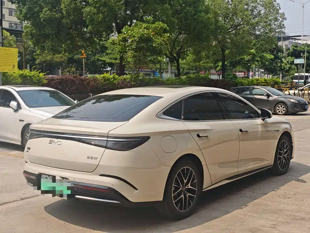 BYD Seal 07 DM-i — фото 7