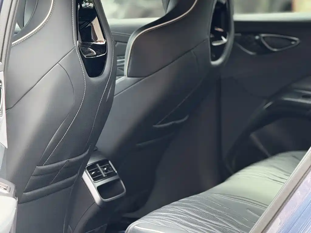 BYD Seal — фото 9