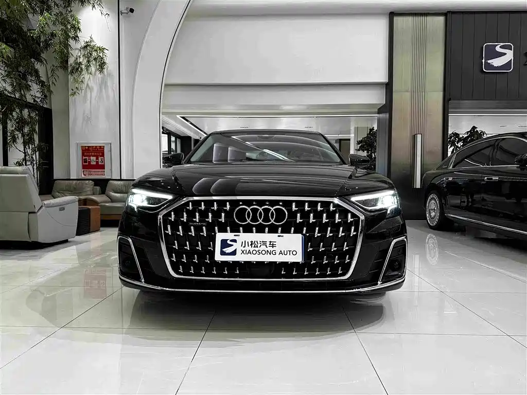 Audi A8 — фото 2