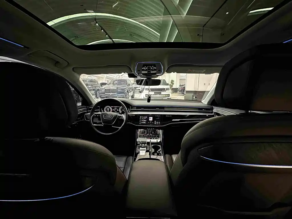 Audi A8 — фото 25