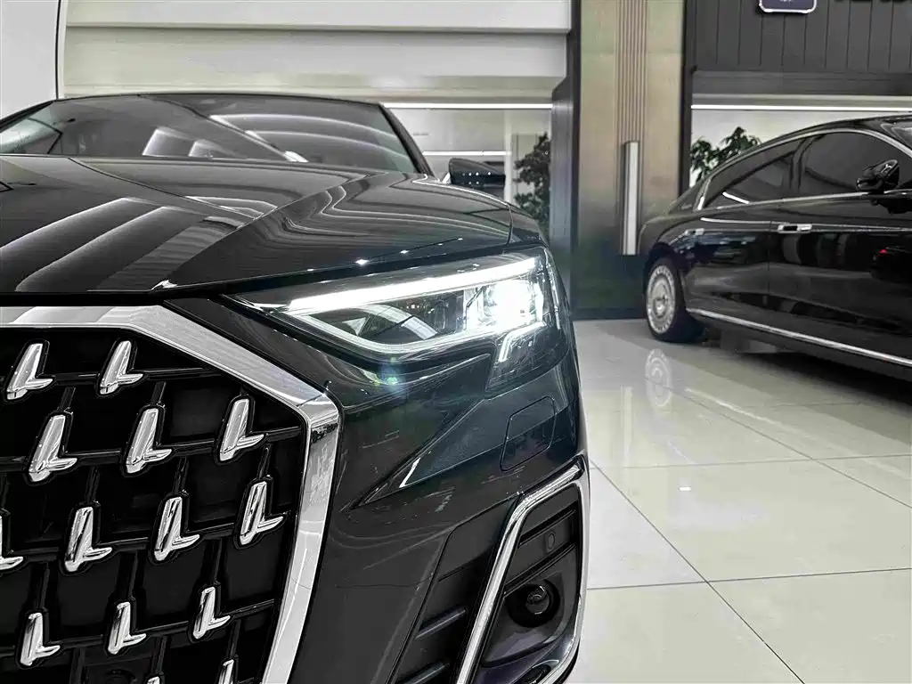 Audi A8 — фото 36