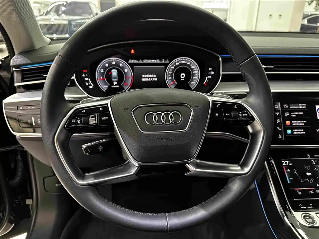 Audi A8 — фото 9