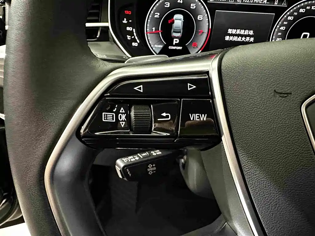 Audi A8 — фото 10