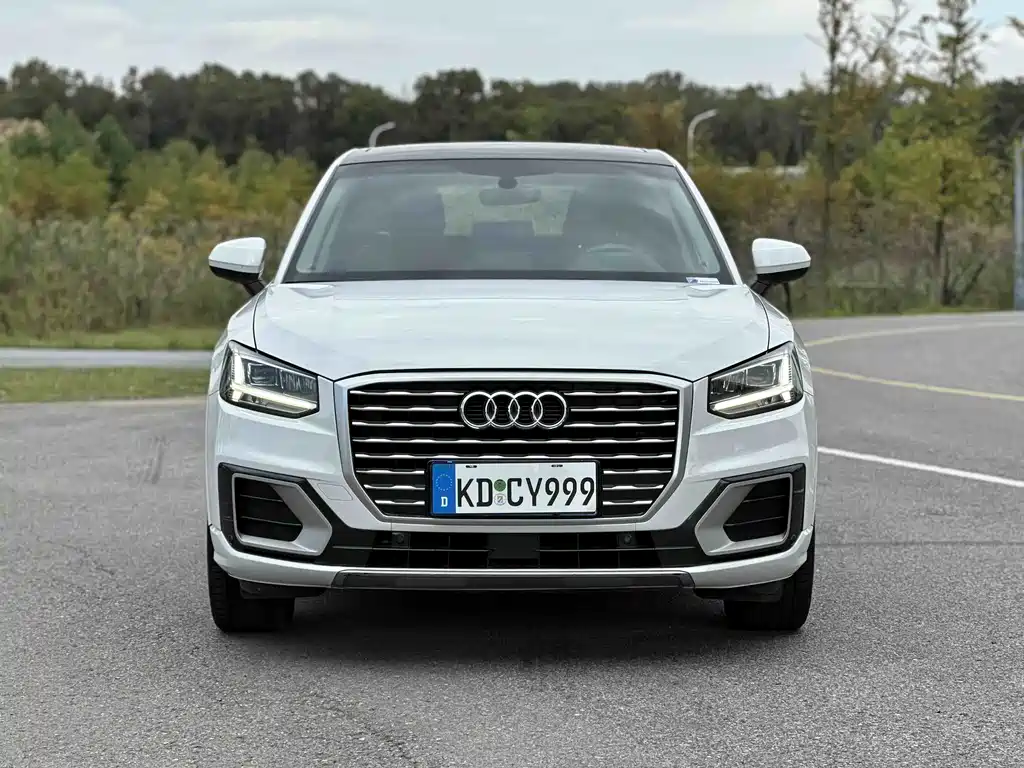 Audi Q2L — фото 2