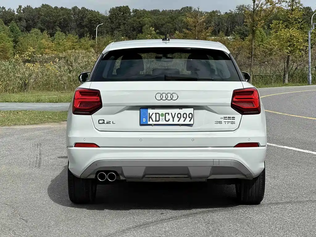 Audi Q2L — фото 4