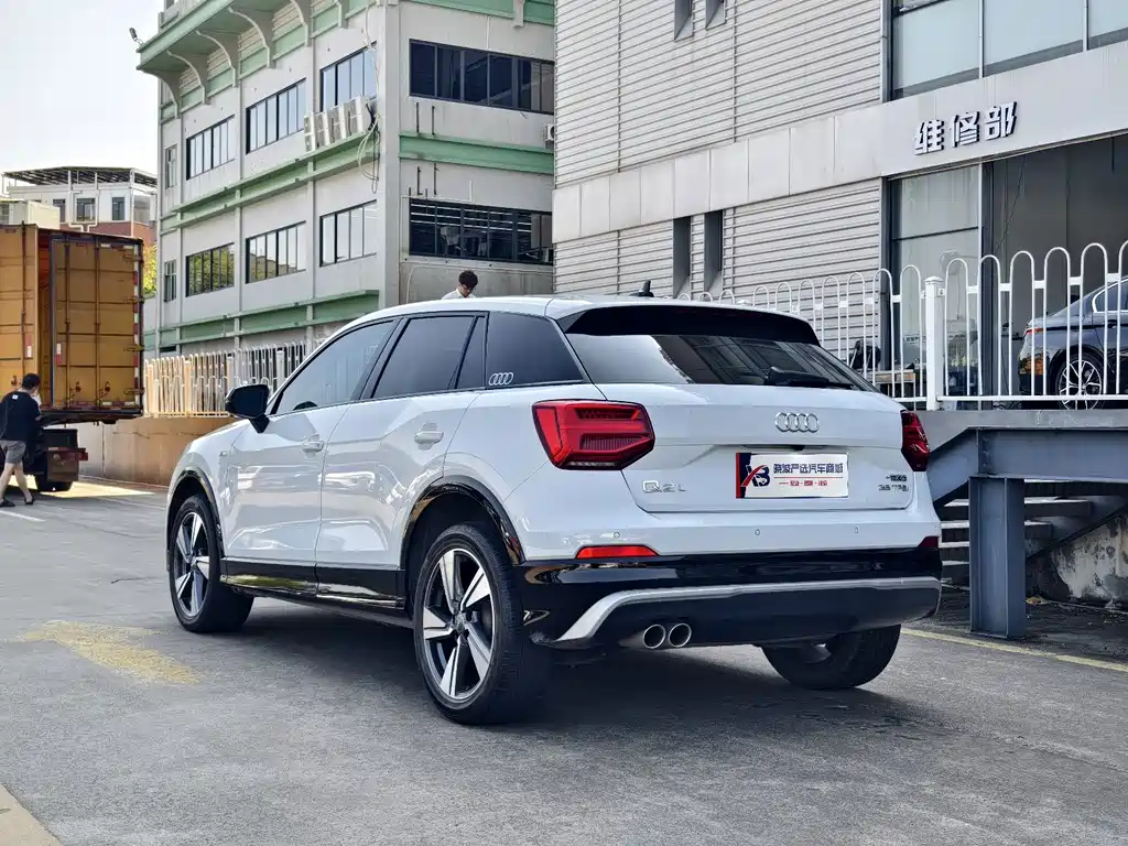 Audi Q2L — фото 4