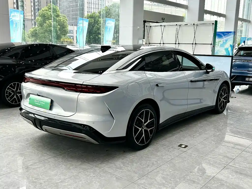 BYD Han L — фото 11