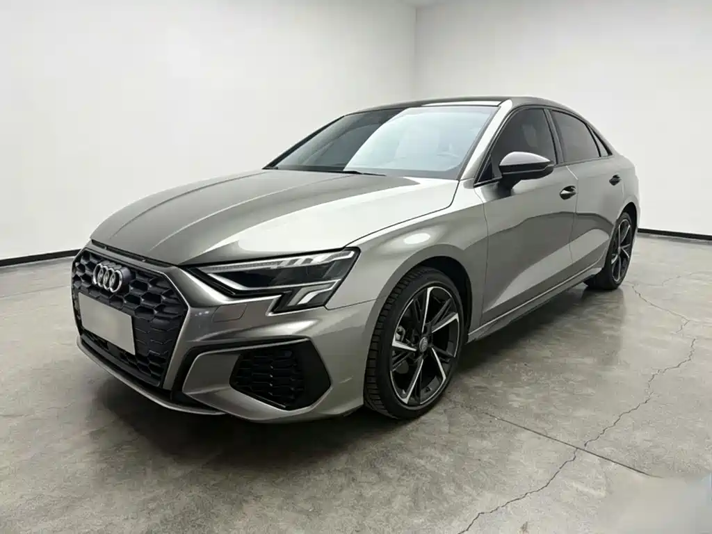 Audi A3 — фото 1
