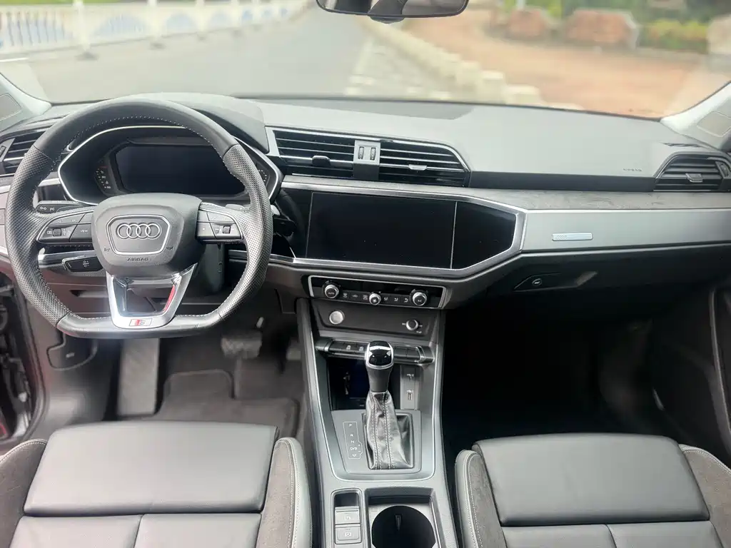 Audi Q3 Sportback — фото 9