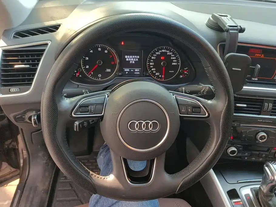 Audi Q5 — фото 14