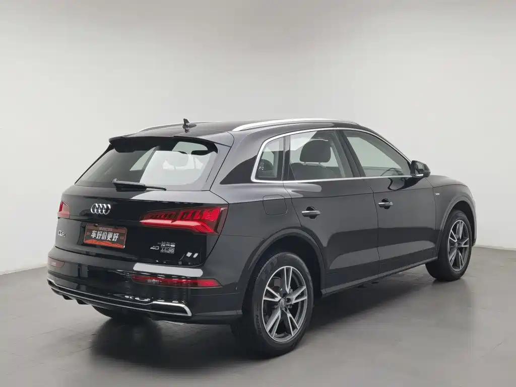 Audi Q5L — фото 2