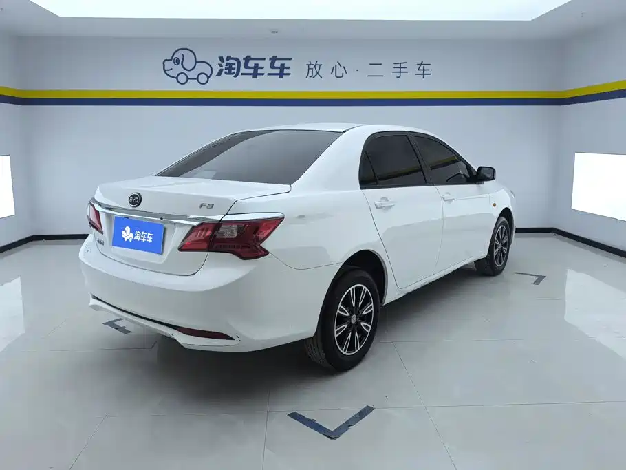 BYD F3 — фото 3